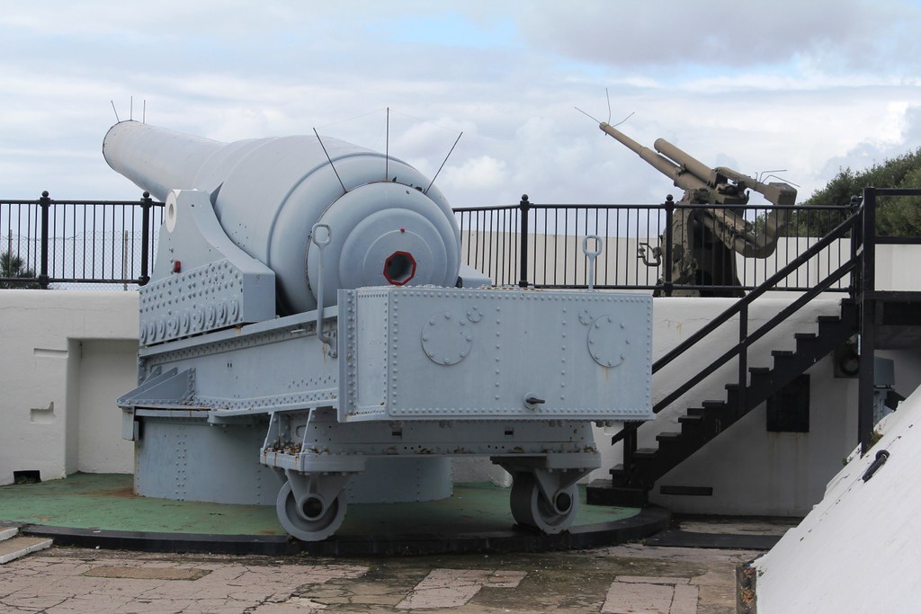 Gibraltar Tours 100 Ton Gun